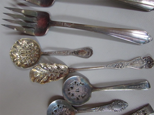 BEAUTIFUL VINTAGE/ANTIQUE SILVERPLATE UTENSILS