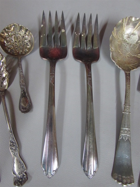 BEAUTIFUL VINTAGE/ANTIQUE SILVERPLATE UTENSILS