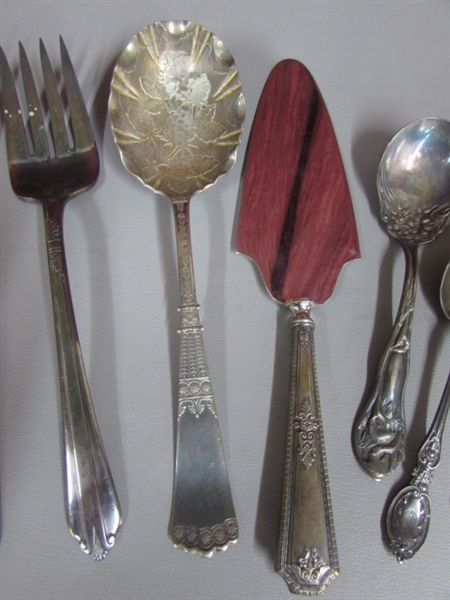 BEAUTIFUL VINTAGE/ANTIQUE SILVERPLATE UTENSILS