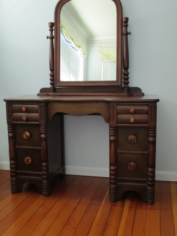 VINTAGE VANITY WITH MIRROR AND BENCH