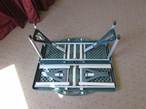 FOLDING PORTABLE TABLE WITH SEATING