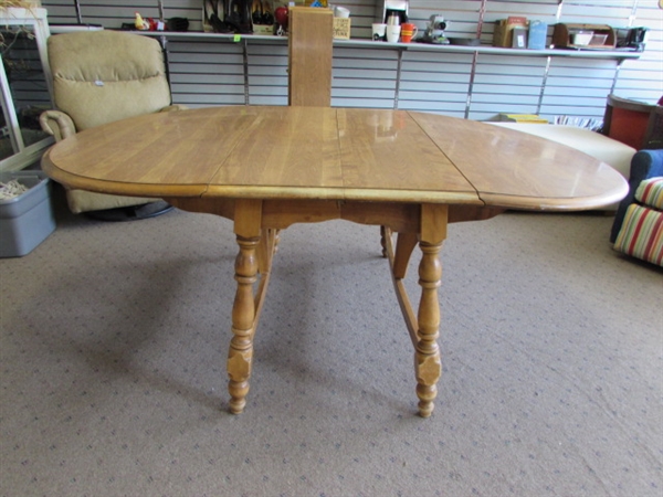 LARGE DINING ROOM TABLE