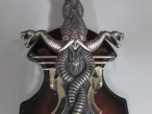 COLLECTABLE SERPENT DAGGER