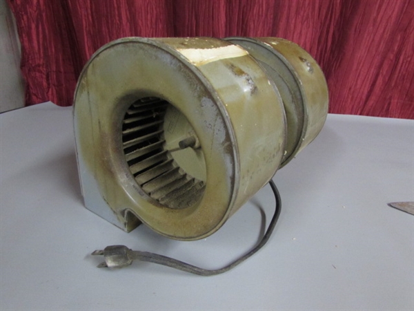 DUAL SQUIRREL CAGE BLOWER AND PLASTER, FLOOR/CARPET TOOLS