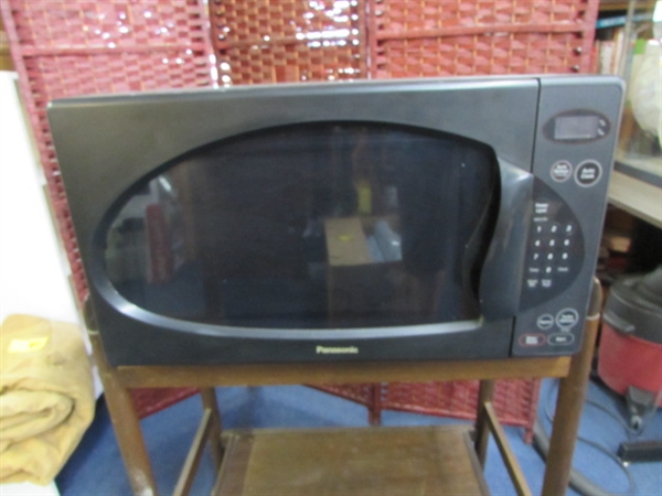 LARGE PANASONIC MICROWAVE