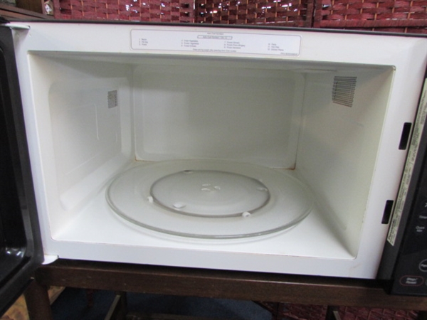 LARGE PANASONIC MICROWAVE