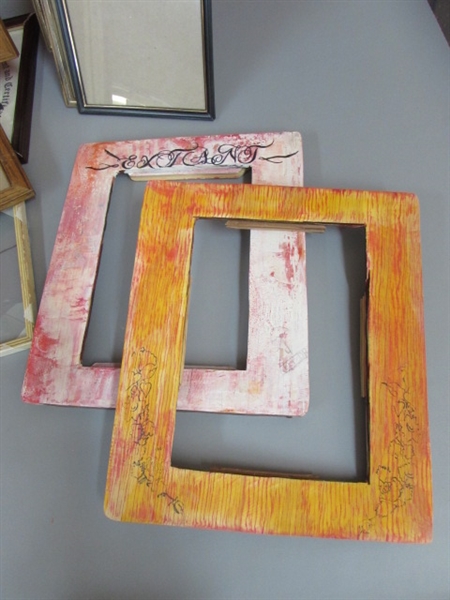 LARGE LOT OF PICTURE FRAMES