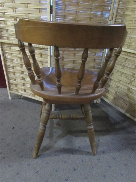 WOOD SWIVEL CHAIR