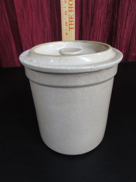 SMALL CERAMIC CROCK WITH LID