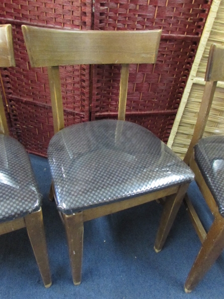 4 DINING ROOM CHAIRS