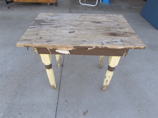 VINTAGE/ANTIQUE WOOD TABLE