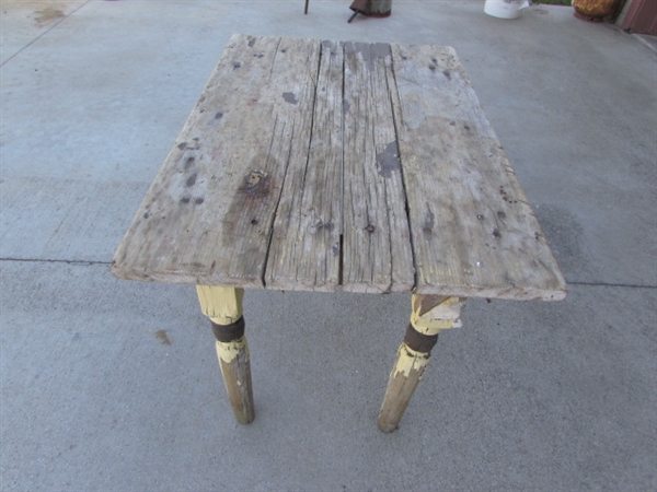 VINTAGE/ANTIQUE WOOD TABLE