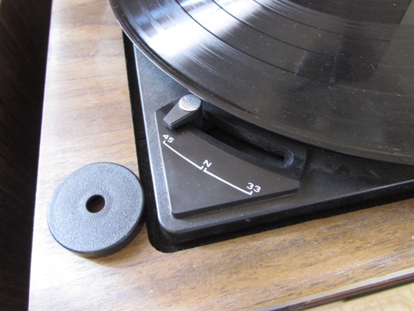 STEREO CABINET & TURNTABLE