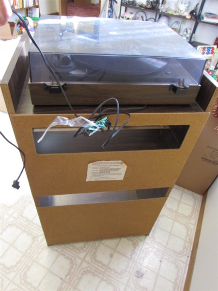 STEREO CABINET & TURNTABLE