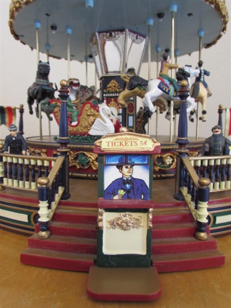 MUSICAL ANIMATED CAROUSEL