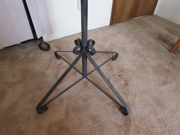 VINTAGE WAGON WHEEL CLOTHING DISPLAY RACK #2