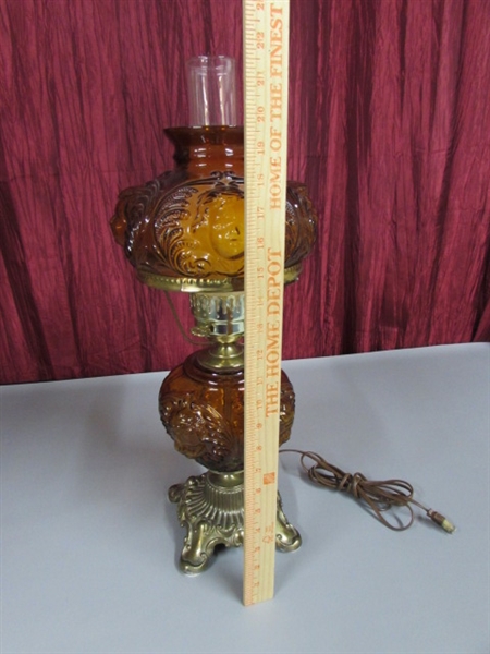 VINTAGE FENTON AMBER GLASS LAMP