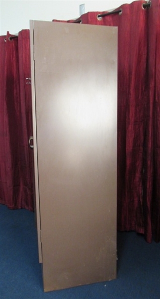 2 DOOR LOCKING METAL CLOSET W/SHELF & HANGER BAR