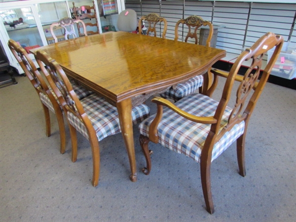 ANTIQUE DINING ROOM TABLE & 6 CHAIRS - *RESERVE*
