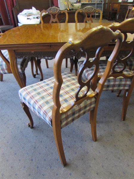 ANTIQUE DINING ROOM TABLE & 6 CHAIRS - *RESERVE*