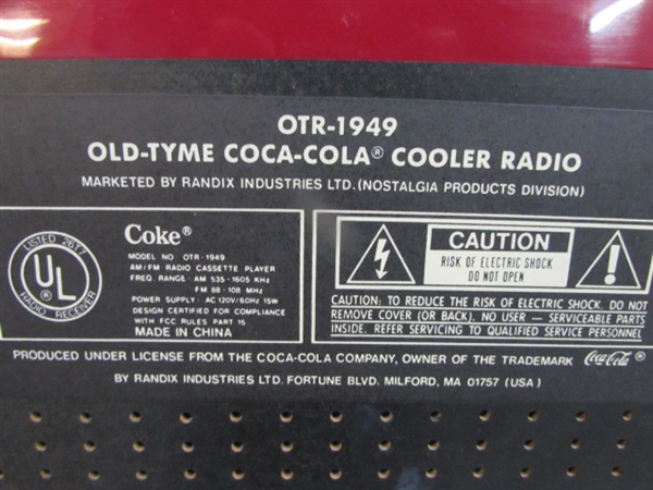 OLD-TYME COCA-COLA COOLER RADIO/CASSETTE PLAYER