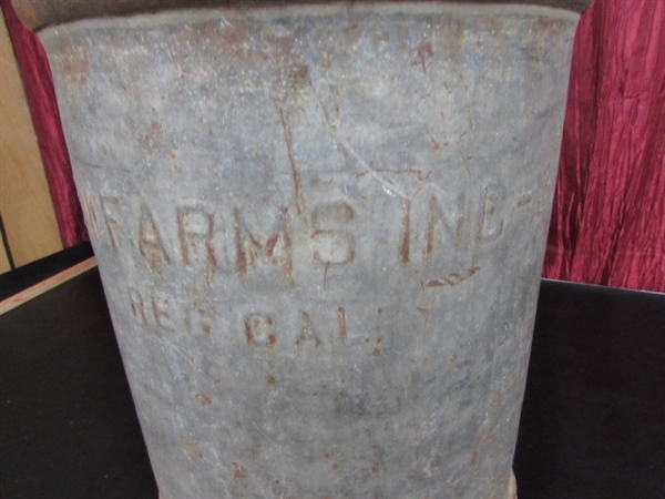 VINTAGE 10 GALLON MILK CAN