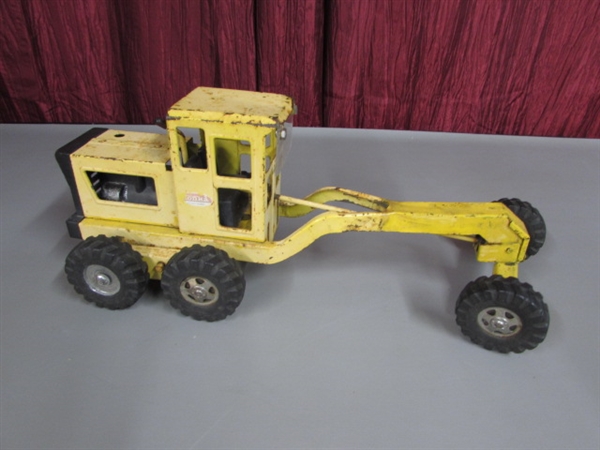 VINTAGE TONKA ROAD GRADER