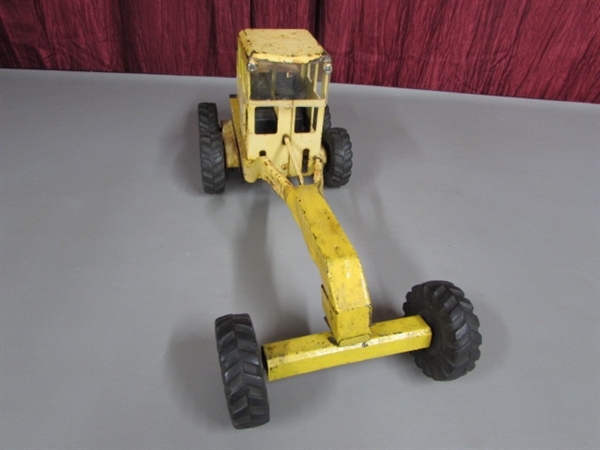 VINTAGE TONKA ROAD GRADER