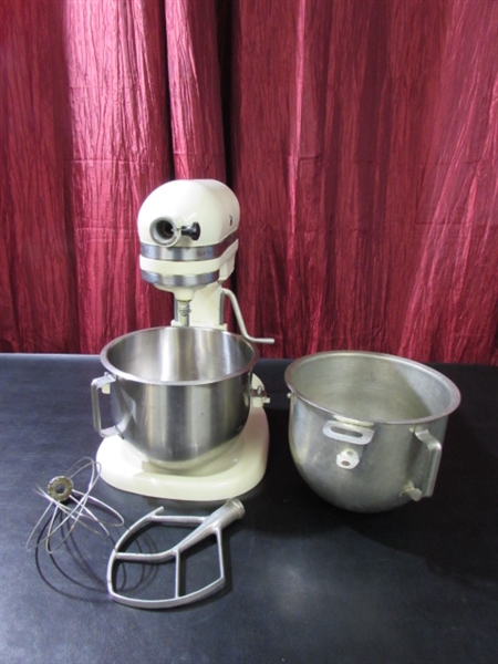 VINTAGE KITCHEN AID MIXER