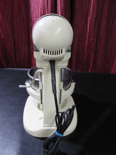 VINTAGE KITCHEN AID MIXER