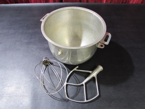 VINTAGE KITCHEN AID MIXER