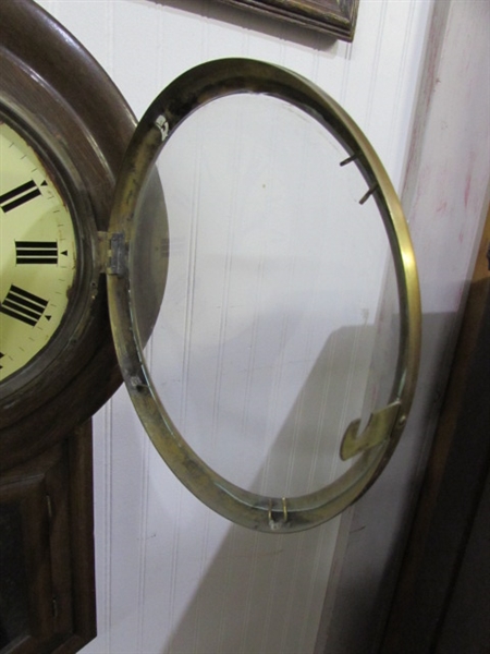 VINTAGE/ANTIQUE WALL CLOCK