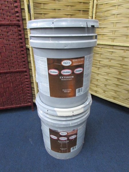 2 5-GALLON BUCKETS OF GLIDDEN EXTERIOR SEMI-GLOSS LATEX PAINT