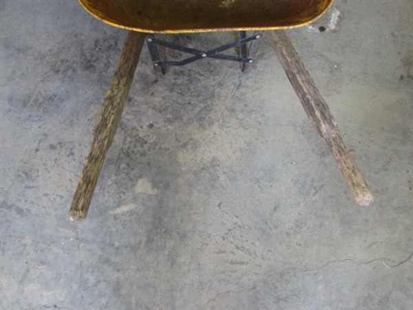 METAL WHEELBARROW