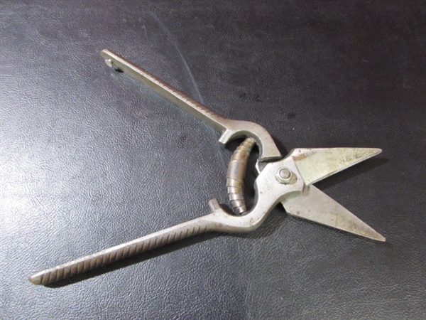 HAND SHEEP SHEARS & HOOF TRIMMERS