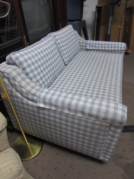 CUTE BLUE & WHITE CHECKERED LOVESEAT