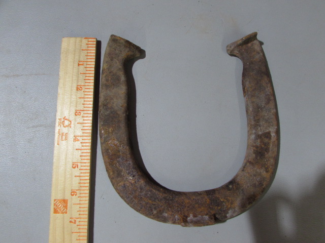 Lot Detail - 7 VINTAGE DIAMOND DOUBLE HORSESHOES