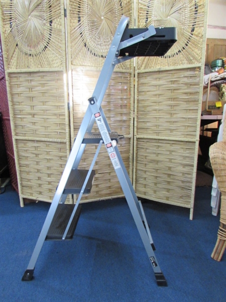 EASY REACH GORILLA LADDER/STEP STOOL