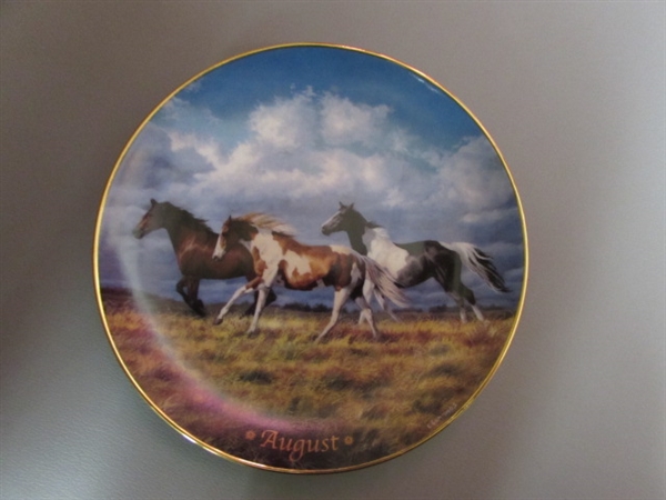 DANBURY MINT HORSES FOR ALL SEASONS PERPETUAL CALENDAR WITH 12 COLLECTIBLE HORSE PLATES