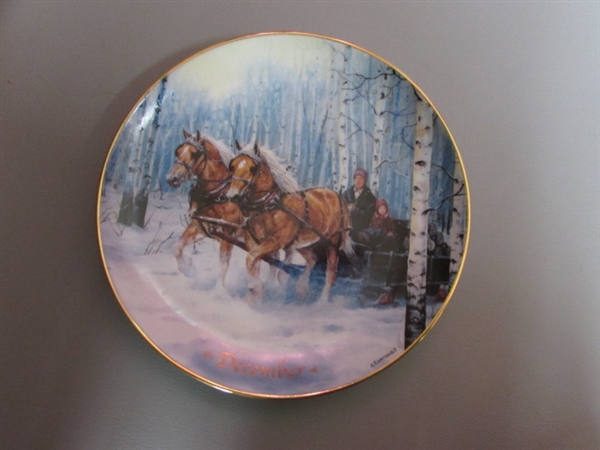 DANBURY MINT HORSES FOR ALL SEASONS PERPETUAL CALENDAR WITH 12 COLLECTIBLE HORSE PLATES