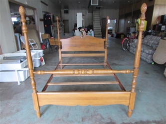 4-POSTER QUEEN BED FRAME WITH RAILS AND SLATS - PINE CONE FINIALS