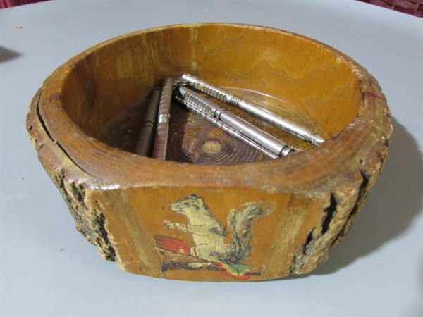 BASKETS, TRAYS AND TINS