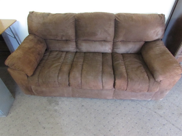 MICROFIBER COUCH