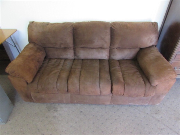 MICROFIBER COUCH