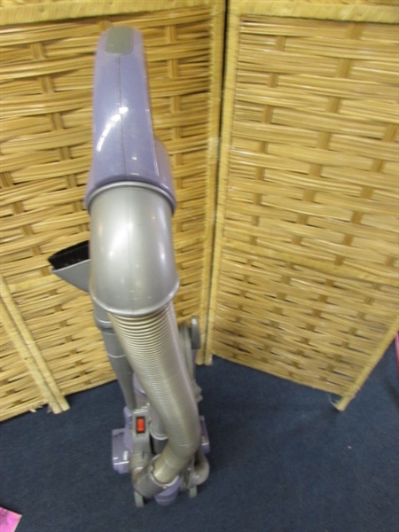 SHARK VACUUM CLEANER