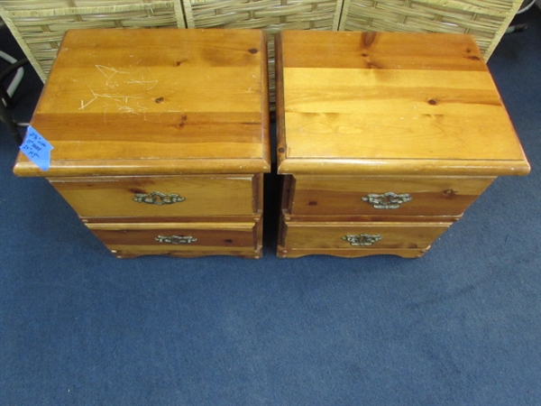 2 MATCHING NIGHTSTANDS IN KNOTTY PINE