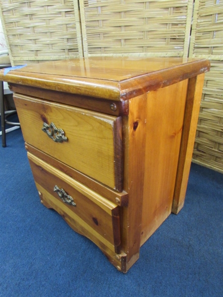 2 MATCHING NIGHTSTANDS IN KNOTTY PINE