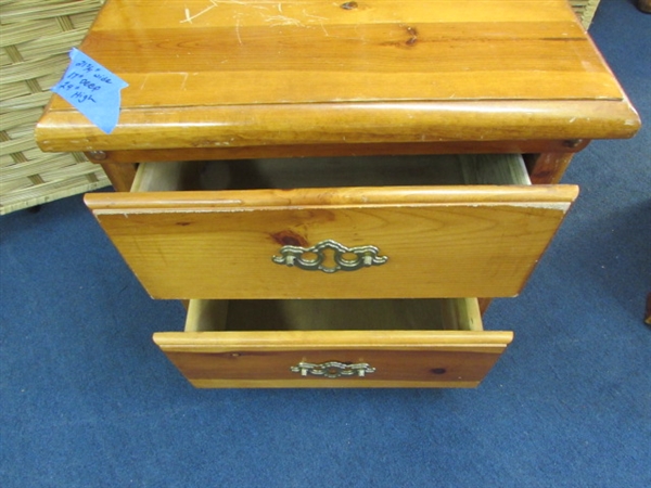 2 MATCHING NIGHTSTANDS IN KNOTTY PINE