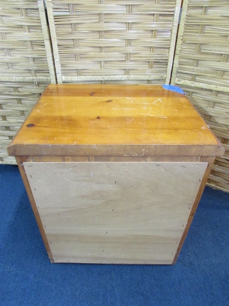 2 MATCHING NIGHTSTANDS IN KNOTTY PINE