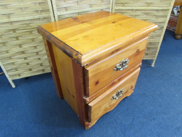 2 MATCHING NIGHTSTANDS IN KNOTTY PINE